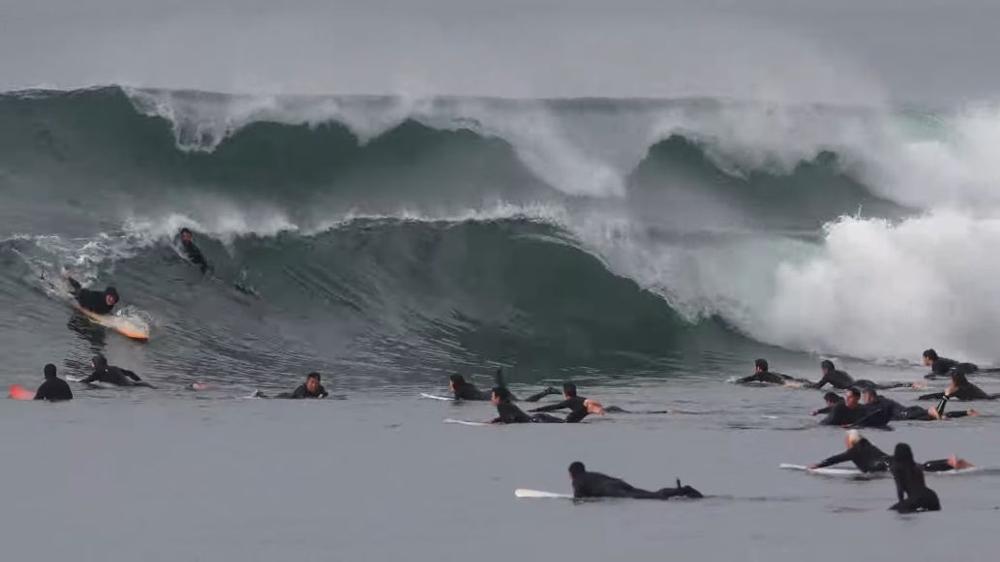 Brad-Jacobson-Full-raw-sets-of-surfing-at-Malibu-hTwIvKWTthQ-1033x581-2m32s