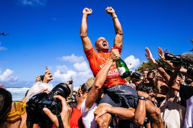 Kelly_Slater_Pipe22_05184_Lawrence