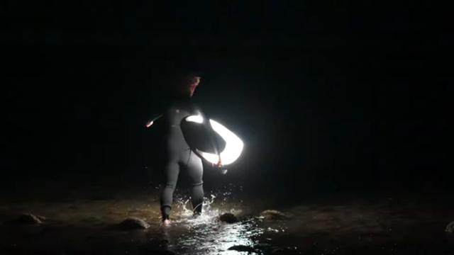 Jacob-Williams-NIGHT-SURFING-Lower-Trestles-on-a-ILLUMINATED-SURFBOARD